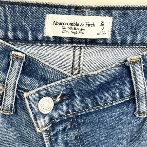 Abercrombie & Fitch Ultra High Rise 90s Straight Jean Criss Cross Waist - Picture 5 of 10